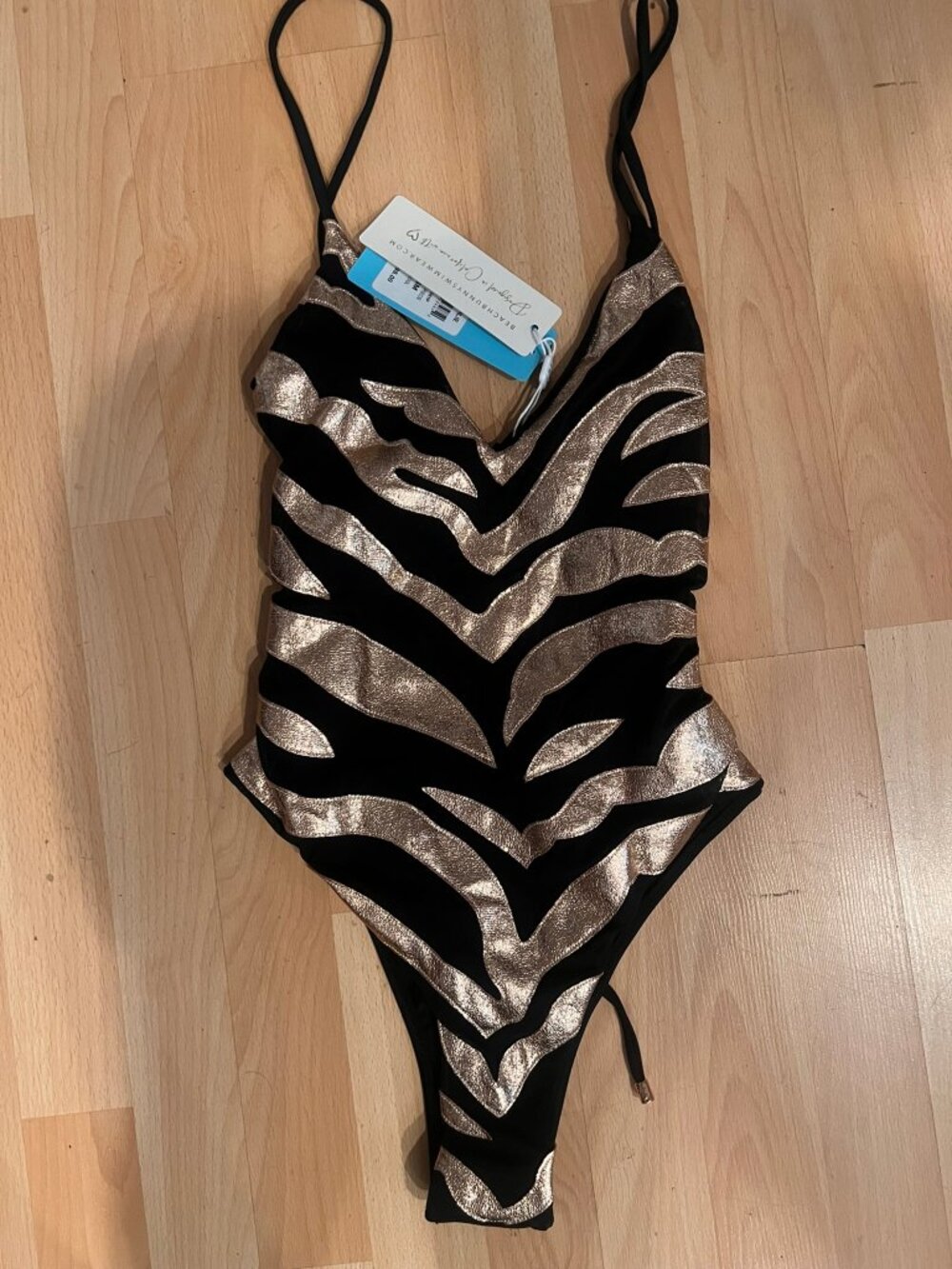 $398 NEW BEACH BUNNY CHARLIE ONE PIECE TIGER PRINT SIZE SMALL